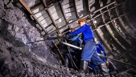 Nâng cao hài lòng công việc để đảm bảo an toàn sản xuất tại các doanh nghiệp khai thác than Việt Nam