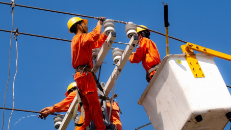 Công suất miền Bắc chạm đỉnh, dự báo sản lượng tiêu thụ tuần này tăng 102,3% do nắng nóng