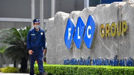 Vừa được chuyển qua UPCoM, hai cổ phiếu thuộc “họ FLC” đã bị đình chỉ giao dịch