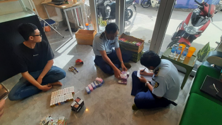 Cần Thơ phát hiện hàng trăm sản phẩm thuốc lá điện tử nhập lậu