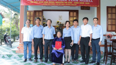Petrolimex Bình Định trao tặng Nhà tình nghĩa cho Mẹ Việt Nam Anh hùng