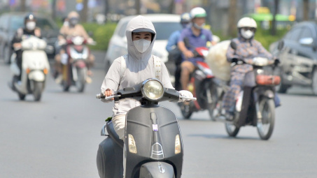 Những điều cần lưu ý khi đi xe máy dưới trời nắng nóng