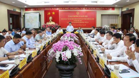 Băn khoăn cơ chế giao vốn triển khai dự án cấp điện lưới cho Côn Đảo