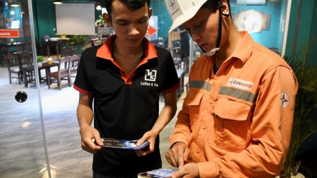 EVNHANOI: Đổi mới căn bản hướng tới tiện ích của khách hàng