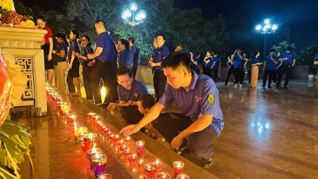 Thanh niên Quản lý thị trường thắp 1.000 ngọn nến tri ân các anh hùng liệt sĩ