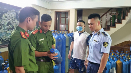 Hà Nội: Triệt phá cơ sở sản xuất "khí cười" trái phép lớn nhất từ đầu năm 2023 đến nay