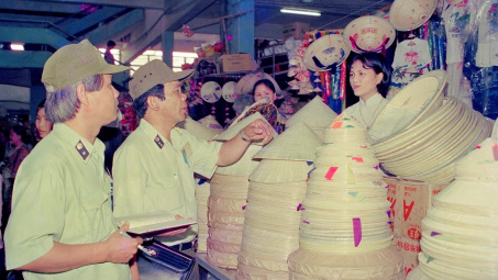 Quản lý thị trường: Khẳng định vai trò chủ công trên mặt trận chống hàng giả, gian lận thương mại