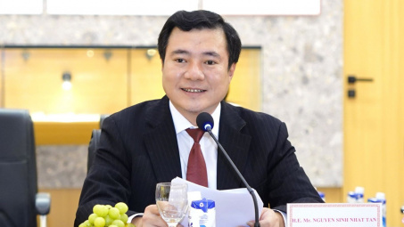 Thứ trưởng Nguyễn Sinh Nhật Tân nhận thêm nhiệm vụ mới