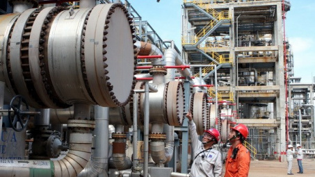 Làm gì để bảo đảm nguồn cung xăng dầu trong nước?