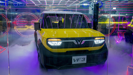 VF 3 "chào sân" thị trường Việt, ô tô điện giá rẻ nhất “nhà VinFast”