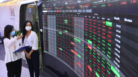 Ủy ban Chứng khoán Nhà nước xử phạt loạt doanh nghiệp vi phạm công bố thông tin