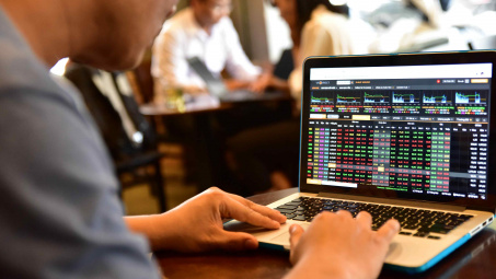 Bảo vệ quyền và lợi ích nhà đầu tư khi tham gia vào thị trường chứng khoán