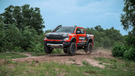 Ford Ranger Raptor lần đầu tham gia giải đua xuyên Á