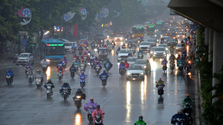 Thời tiết hôm nay ngày 12/8/2023: Hà Nội có mưa vào chiều tối và đêm, TP.Hồ Chí Minh ít mưa, Đà Nẵng nắng nóng