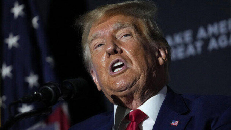 Quốc tế nổi bật: Ông Donald Trump tiếp tục “dính đòn”