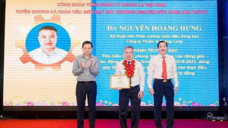 Những bông hoa đẹp “lao động giỏi - lao động sáng tạo” của Vinataba