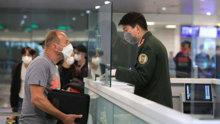 Đơn giản thủ tục cấp giấy phép cho lao động người nước ngoài tại Việt Nam