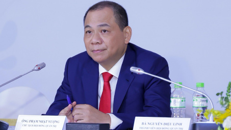 Sự khác nhau trong cách ước tính giá trị tài sản của tỷ phú Phạm Nhật Vượng giữa Bloomberg và Forbes