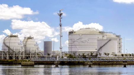 Ký thỏa thuận hợp tác xây dựng trạm chiết nạp LPG Quảng Ngãi