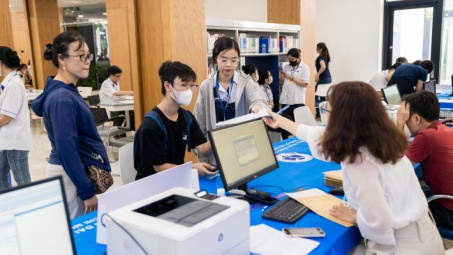 HUIT: Quy trình nhập học cho tân sinh viên thuận tiện, ấn tượng