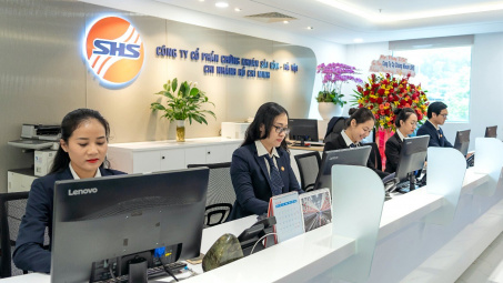 Giá cổ phiếu SHS tăng hơn 2 lần, loạt lãnh đạo Chứng khoán SHS nhanh chóng “chốt lời”