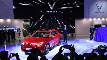 Đi ngược thị trường chung, cổ phiếu VFS của VinFast lao dốc gần 44%