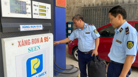 Quản lý thị trường cả nước tăng cường kiểm tra, xử lý vi phạm trong kinh doanh xăng dầu