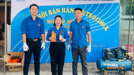 Đoàn Thanh niên B12 quảng bá hàng hóa, dịch vụ qua Ngày hội bán hàng Petrolimex