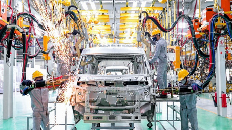 Lắp đặt dây chuyền hàn chuyên biệt cho dòng xe tải THACO Frontier thế hệ mới