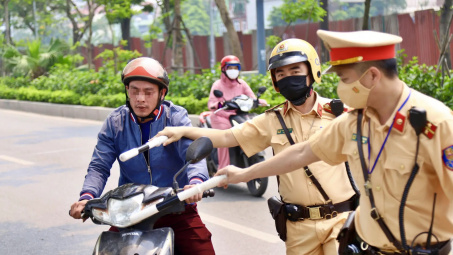 Cảnh sát giao thông được mặc thường phục khi thi hành nhiệm vụ