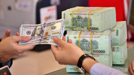 Không cần đổi tiền, người Việt Nam đã có thể dùng VND khi đến 5 quốc gia này