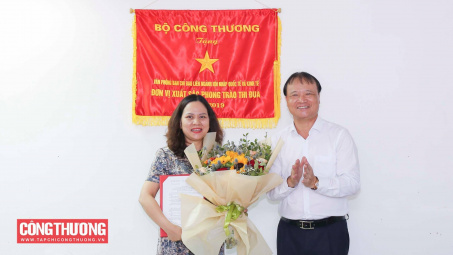 Bộ Công Thương trao quyết định bổ nhiệm Phó Chánh Văn phòng Văn phòng Ban Chỉ đạo liên ngành hội nhập quốc tế về kinh tế