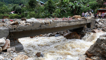 Khắc phục hậu quả lũ quét tại Lào Cai và ứng phó mưa lũ ở miền núi