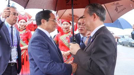 Thủ tướng Phạm Minh Chính tới Trung Quốc, bắt đầu chuyến công tác tham dự Hội chợ CAEXPO và Hội nghị CABIS