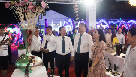 Cần đẩy mạnh nghiên cứu tạo mẫu sản phẩm làng nghề