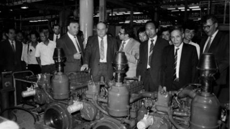 1976 - 1985: Sản xuất công nghiệp chia thành 2 giai đoạn rõ rệt