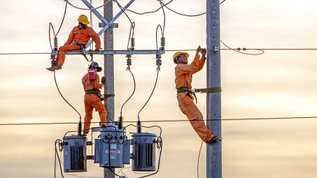 Đầu tư cổ phiếu theo Dự án điện 23.000 tỷ: Phòng thủ hay lướt sóng?