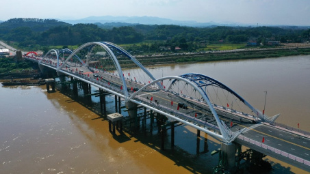 Yên Bái: Thông xe cầu Giới Phiên 650 tỷ đồng bắc qua sông Hồng