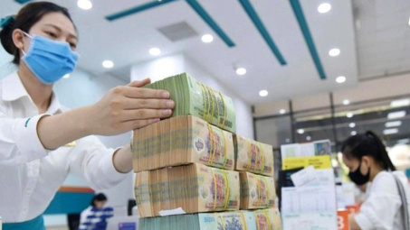 Hấp thụ vốn yếu, ngân hàng nào sẽ có ưu thế cạnh tranh tín dụng những tháng cuối năm?