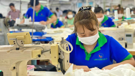 Lùi đóng phí công đoàn đối với doanh nghiệp bị cắt, giảm đơn hàng