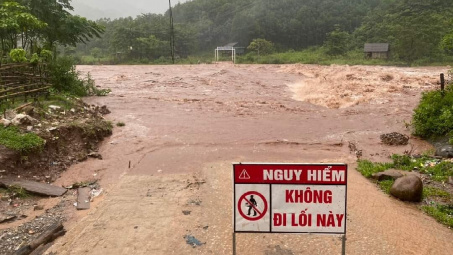 Thủ tướng chỉ đạo tập trung ứng phó và khắc phục hậu quả mưa lũ