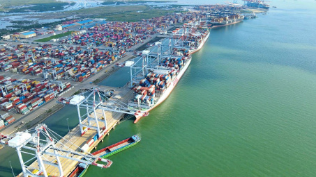Container Việt Nam (VSC) bắt đầu hưởng lợi từ việc thâu tóm Cảng Nam Hải - Đình Vũ