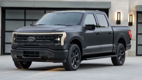 Ford F-150 Lightning Platinum Black Edition 2024 ra mắt