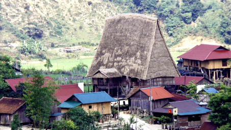 Khám phá làng cổ Vi Rơ Ngheo: Thiên đường hoa địa lan