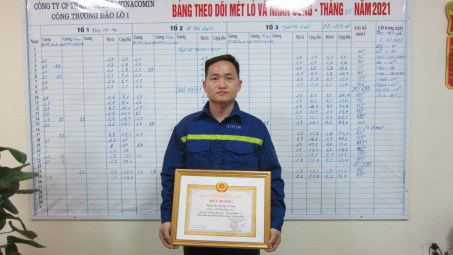 Tráng A Dủa - Người thợ lò ngại nói về mình