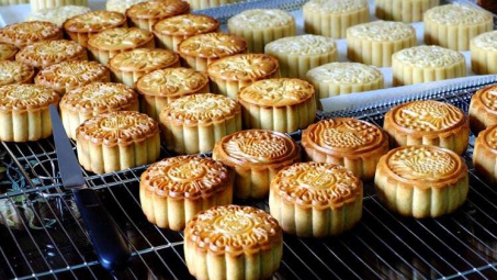 Chọn bánh Trung thu thế nào cho an toàn?