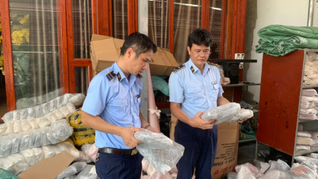 Vĩnh Phúc: Phát hiện gần 600 sản phẩm hàng hóa giả mạo nhãn hiệu GUCCI, LOUIS VUITTON