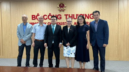 Tạo điều kiện thuận lợi để Tập đoàn Intel Corp đầu tư và sản xuất tại Việt Nam