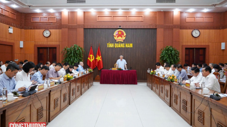 Phó Thủ tướng Thường trực Nguyễn Hòa Bình làm việc với 5 tỉnh, thành miền Trung