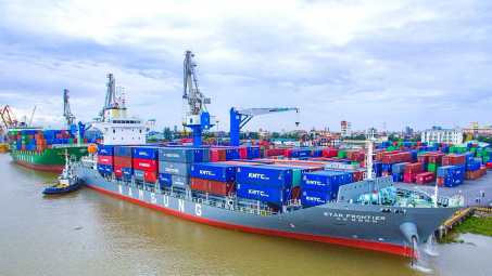 Container Việt Nam (VSC) hoàn tất việc nâng sở hữu tại Vinaship (VNA) lên hơn 40%